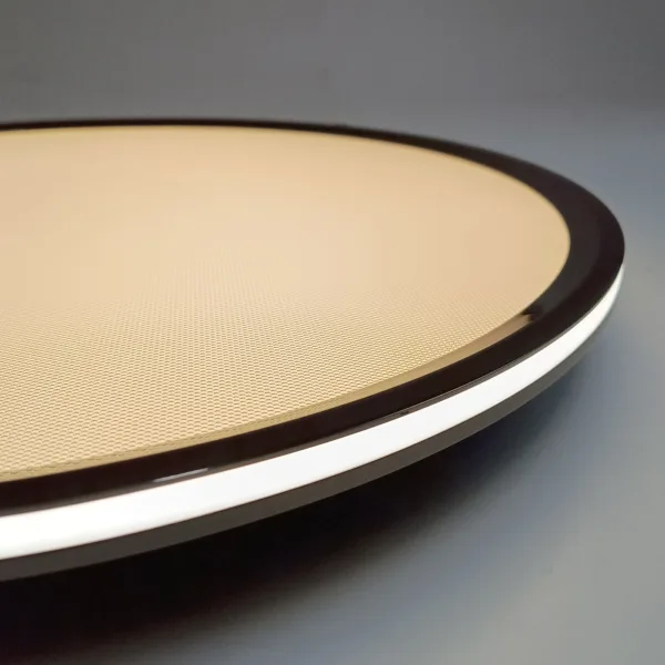 Plafón de techo modelo Titania con diseño circular y aro metálico en color oro rosa, ideal para interiores elegantes.