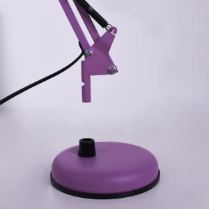 Flexo de escritorio articulable con casquillo E27, disponible en azul, lila, amarillo, negro-cuero y blanco-cromo