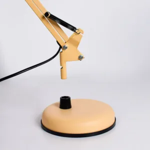 Flexo de escritorio articulable con casquillo E27, disponible en azul, lila, amarillo, negro-cuero y blanco-cromo