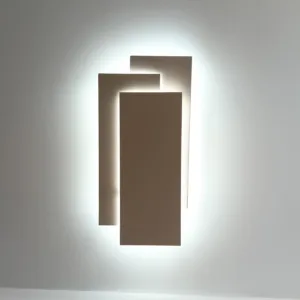 Aplique de Pared LED Orion en color blanco, negro o greige con tres temperaturas de color ajustables.